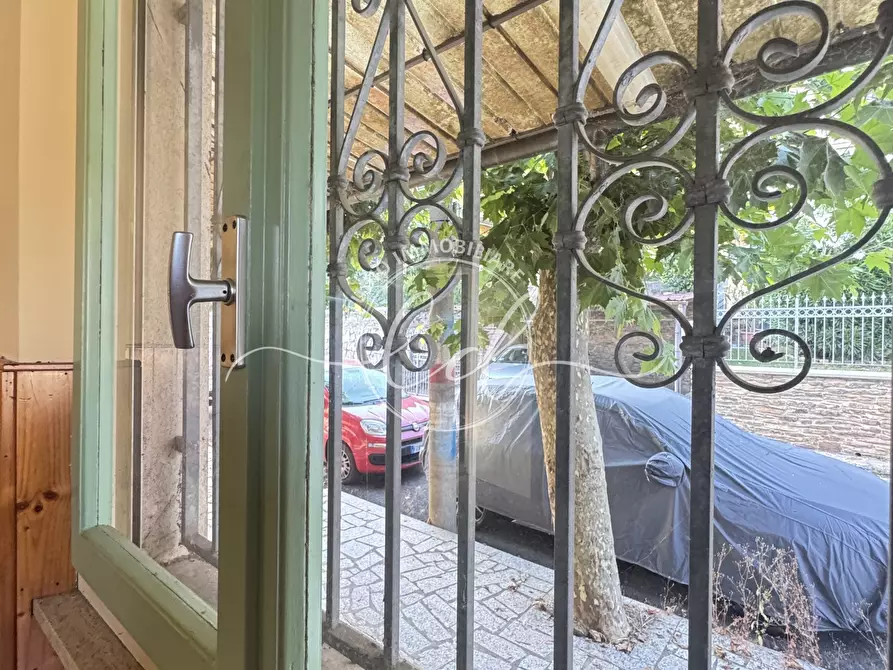 Immagine 25 di Locale commerciale in vendita  a Montignoso