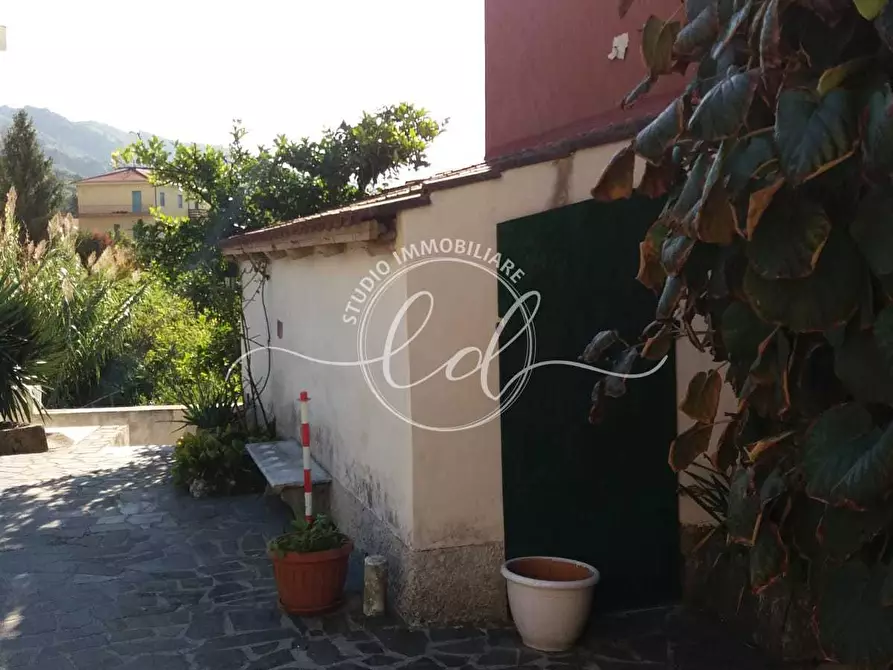 Immagine 9 di Porzione di casa in vendita  a Carrara