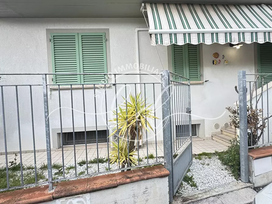 Immagine 4 di Quadrilocale in vendita  a Camaiore