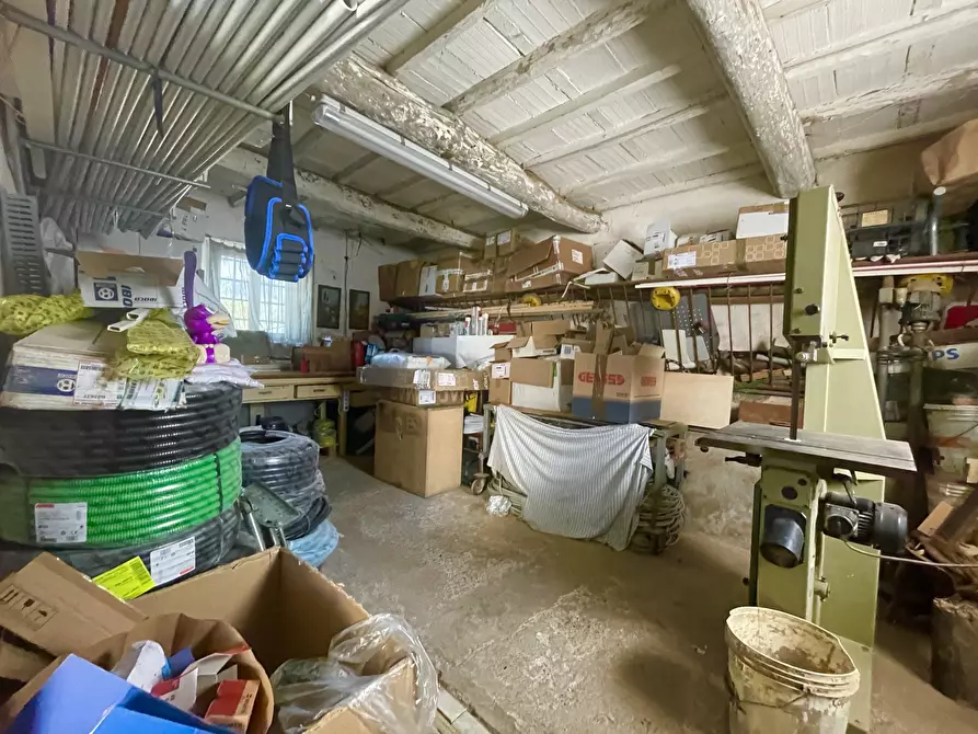 Immagine 15 di Rustico / casale in vendita  a Camaiore