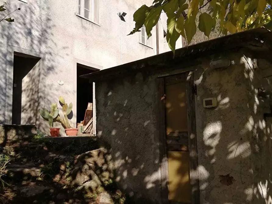 Immagine 27 di Porzione di casa in vendita  a Seravezza