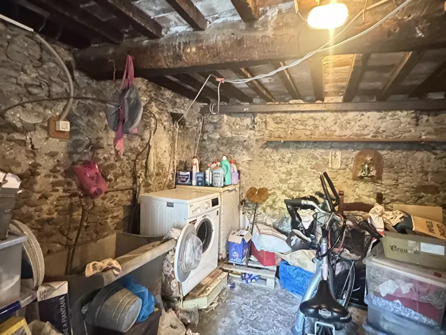 Immagine 14 di Porzione di casa in vendita  a Seravezza