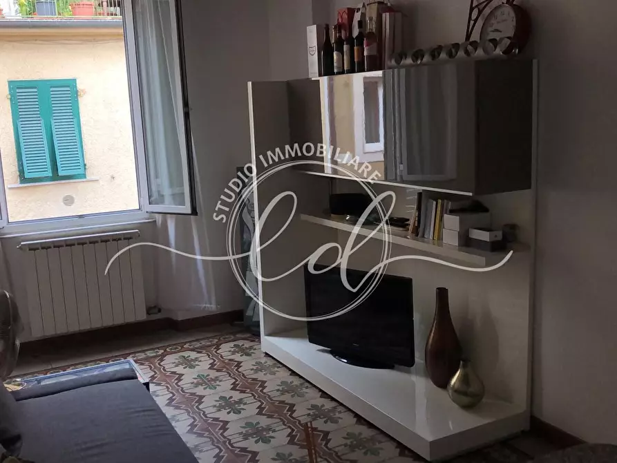 Immagine 4 di Trilocale in affitto  a Pietrasanta