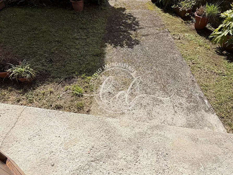 Immagine 2 di Porzione di casa in affitto  a Seravezza