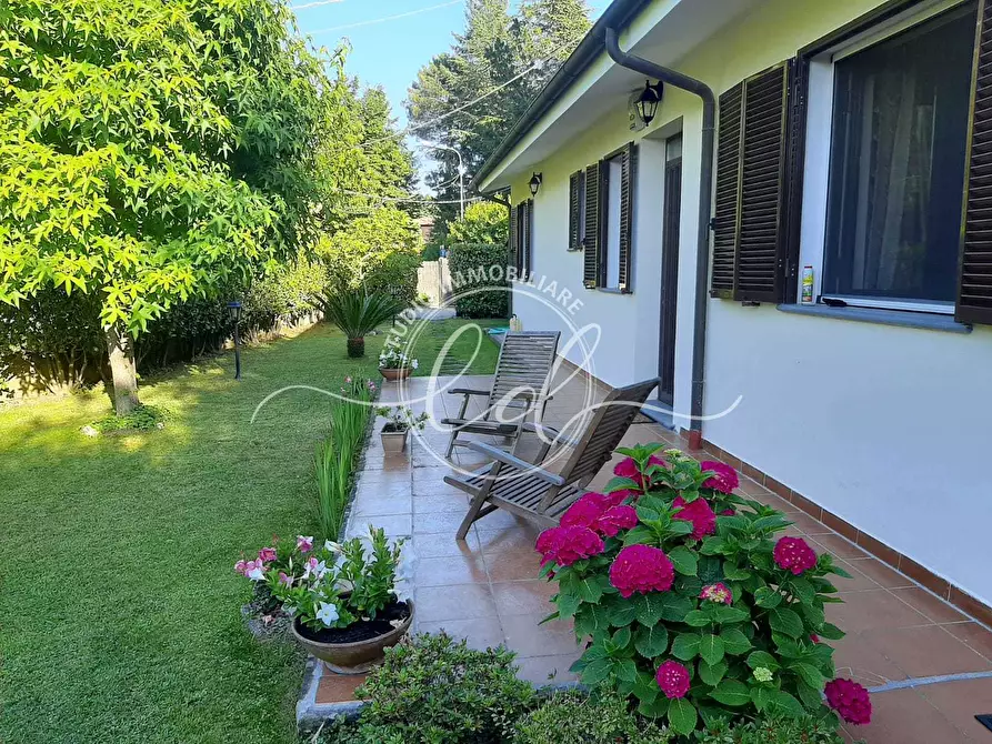 Immagine 2 di Casa indipendente in vendita  a Pietrasanta