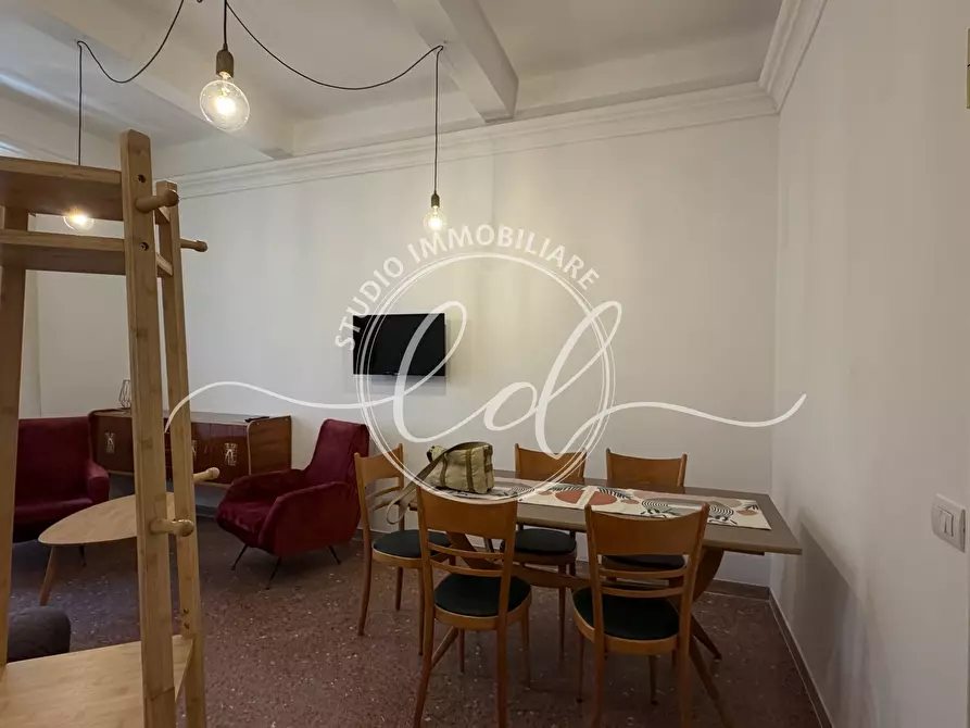 Immagine 2 di Trilocale in affitto  a Pietrasanta