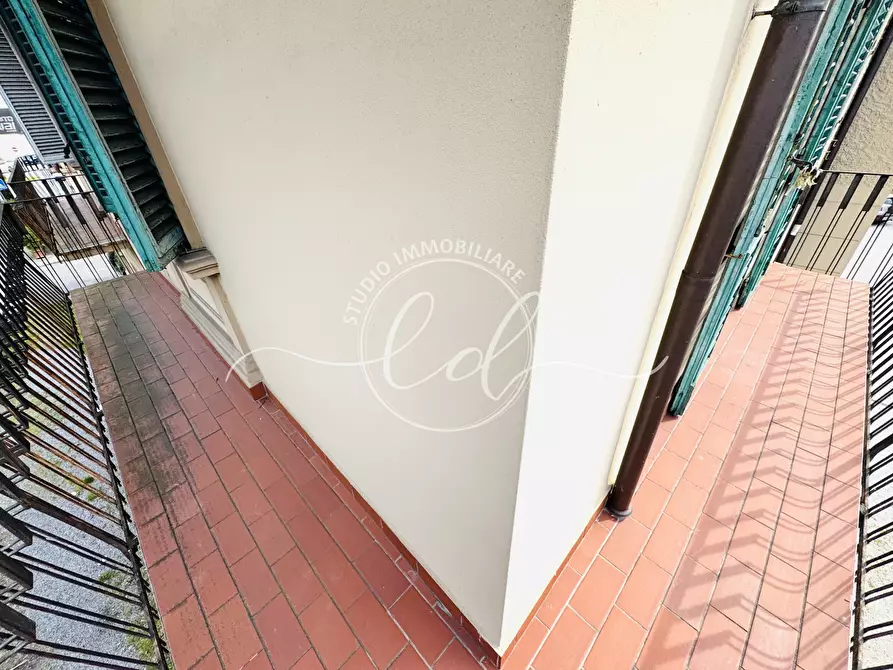 Immagine 79 di Pentalocale in vendita  a Lucca
