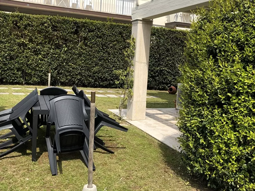 Immagine 28 di Casa indipendente in vendita  a Montignoso