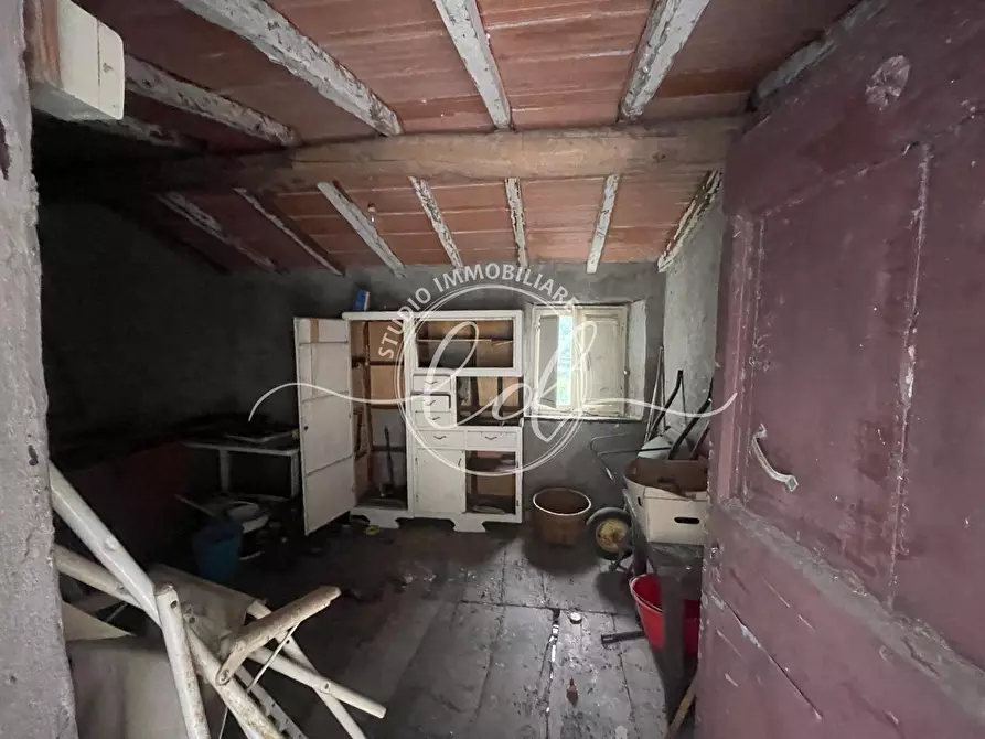 Immagine 20 di Porzione di casa in vendita  a Camaiore