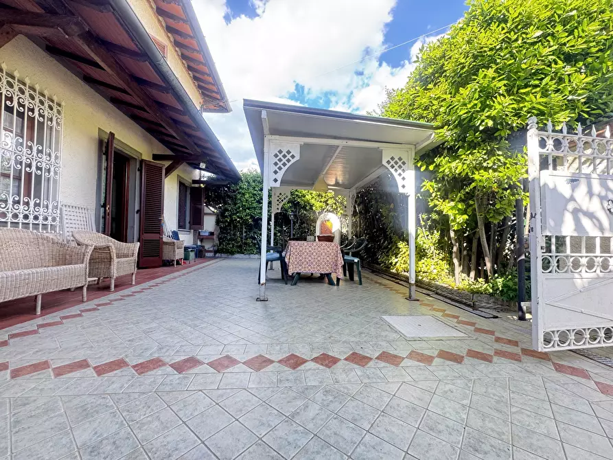 Immagine 3 di Porzione di casa in affitto  a Forte Dei Marmi