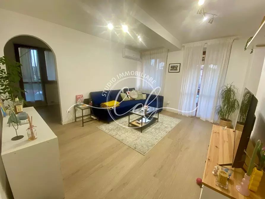 Immagine 2 di Trilocale in affitto  a Seravezza