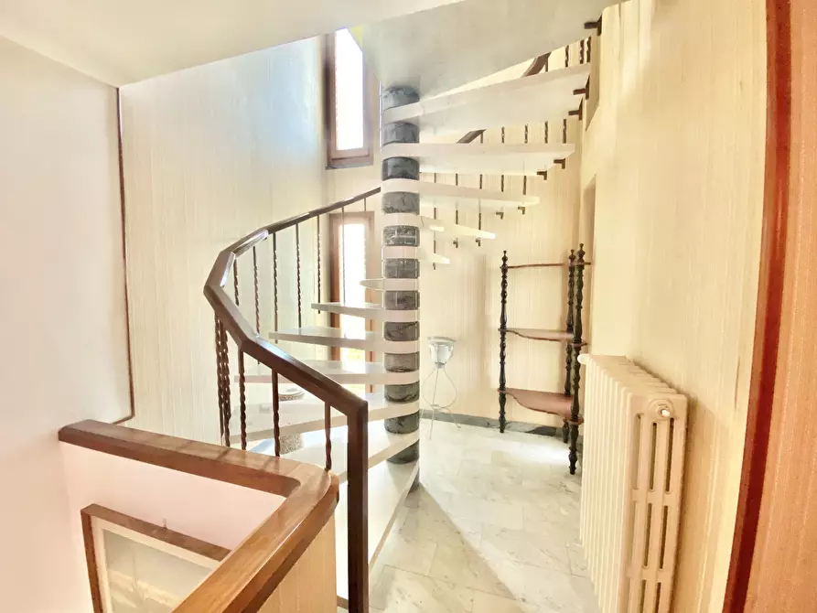 Immagine 23 di Casa indipendente in vendita  a Seravezza