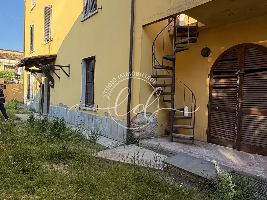Immagine 2 di Porzione di casa in vendita  a Seravezza