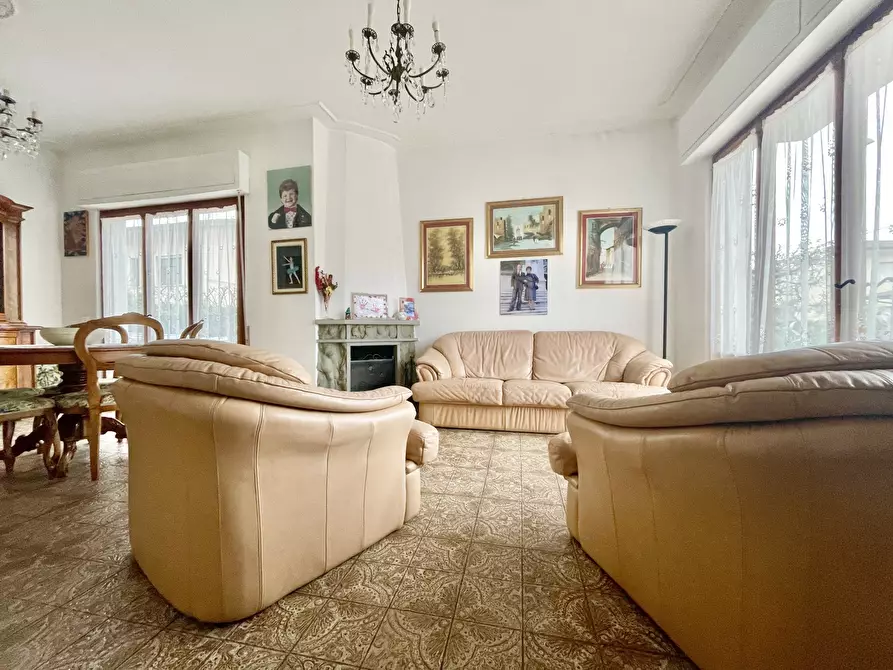 Immagine 4 di Casa indipendente in affitto  a Pietrasanta