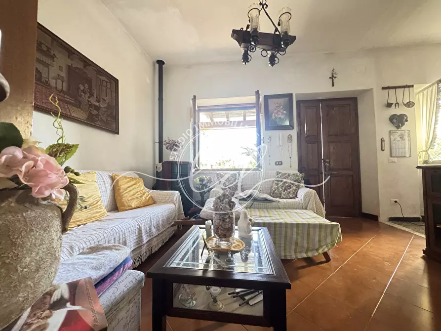 Immagine 17 di Porzione di casa in vendita  a Pietrasanta