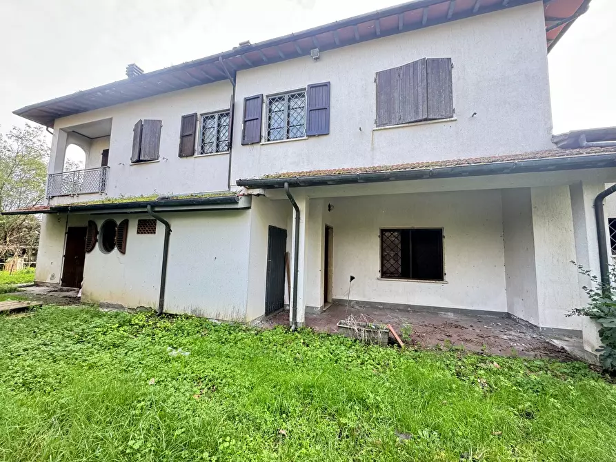 Immagine 60 di Rustico / casale in vendita  a Pietrasanta