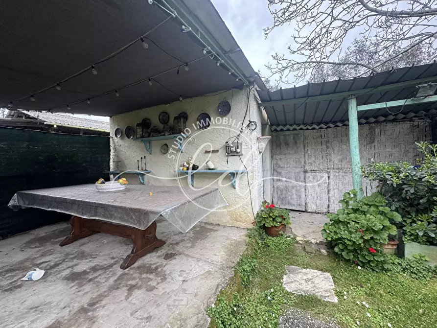 Immagine 85 di Terratetto in vendita  a Seravezza