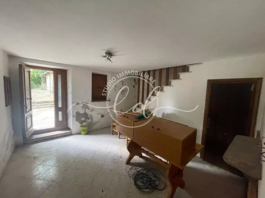 Immagine 4 di Porzione di casa in vendita  a Camaiore