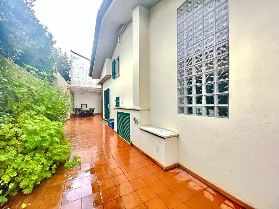 Immagine 5 di Villa in affitto  a Forte Dei Marmi