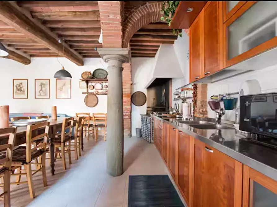 Immagine 11 di Appartamento in affitto  a Pietrasanta