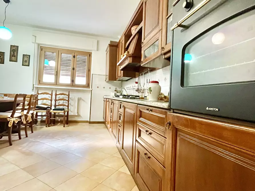 Immagine 7 di Quadrilocale in vendita  a Seravezza