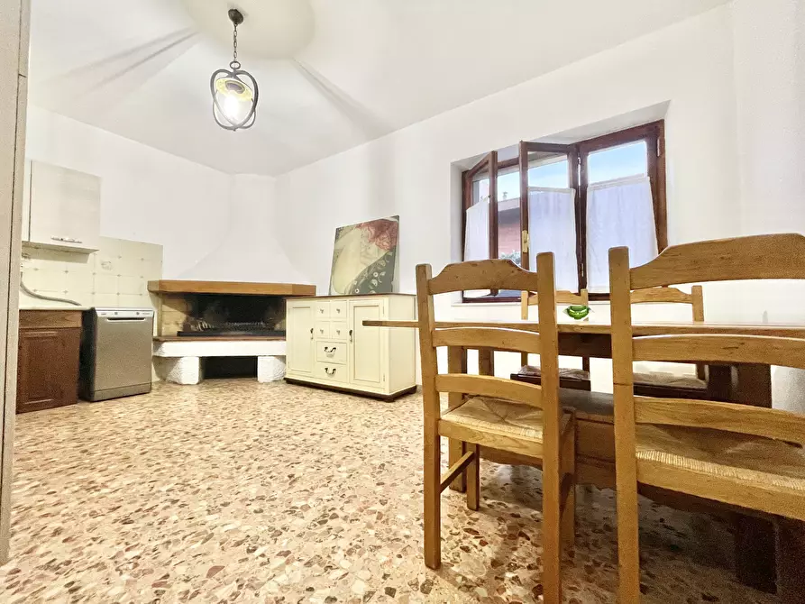 Immagine 10 di Trilocale in affitto  a Pietrasanta