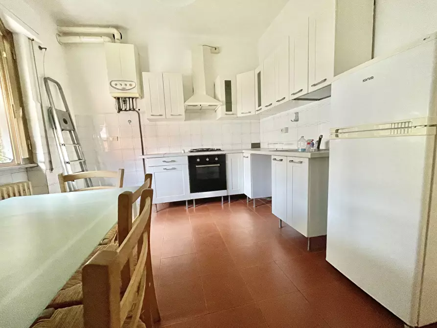 Immagine 4 di Quadrilocale in affitto  a Pietrasanta