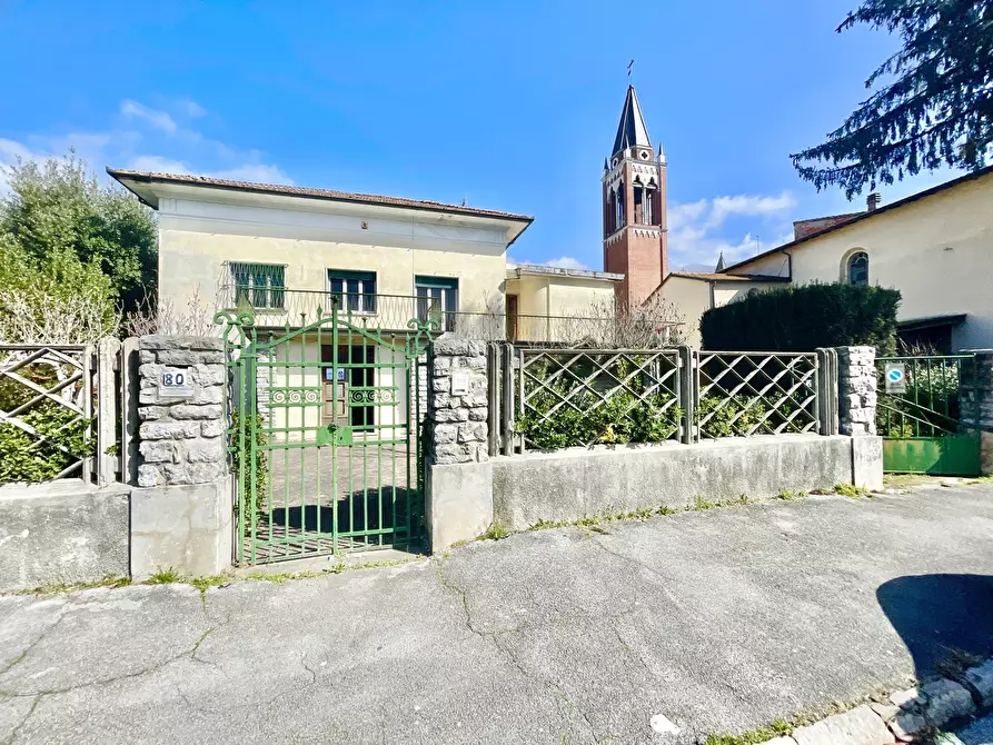 Immagine 42 di Casa indipendente in vendita  a Camaiore