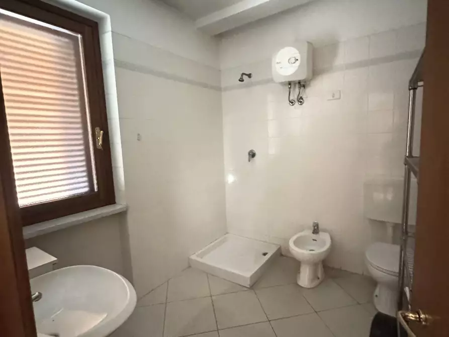 Immagine 17 di Bilocale in vendita  a Montignoso