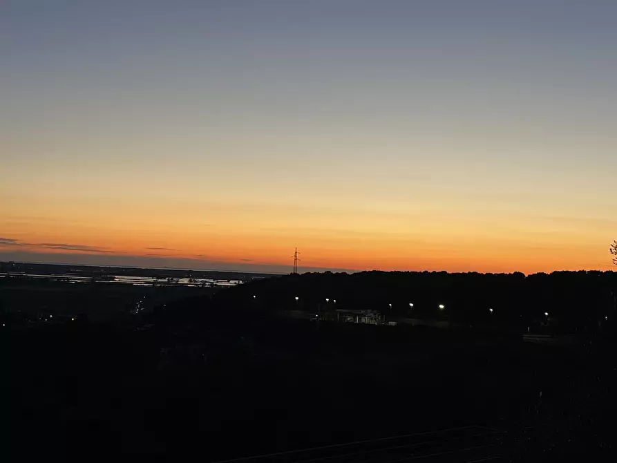 Immagine 94 di Porzione di casa in vendita  a Massarosa