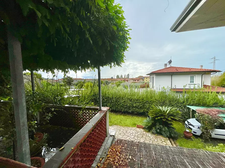 Immagine 15 di Casa indipendente in vendita  a Seravezza