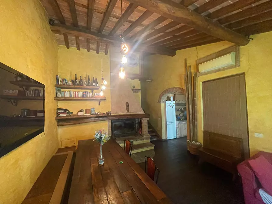 Immagine 15 di Casa indipendente in vendita  a Camaiore