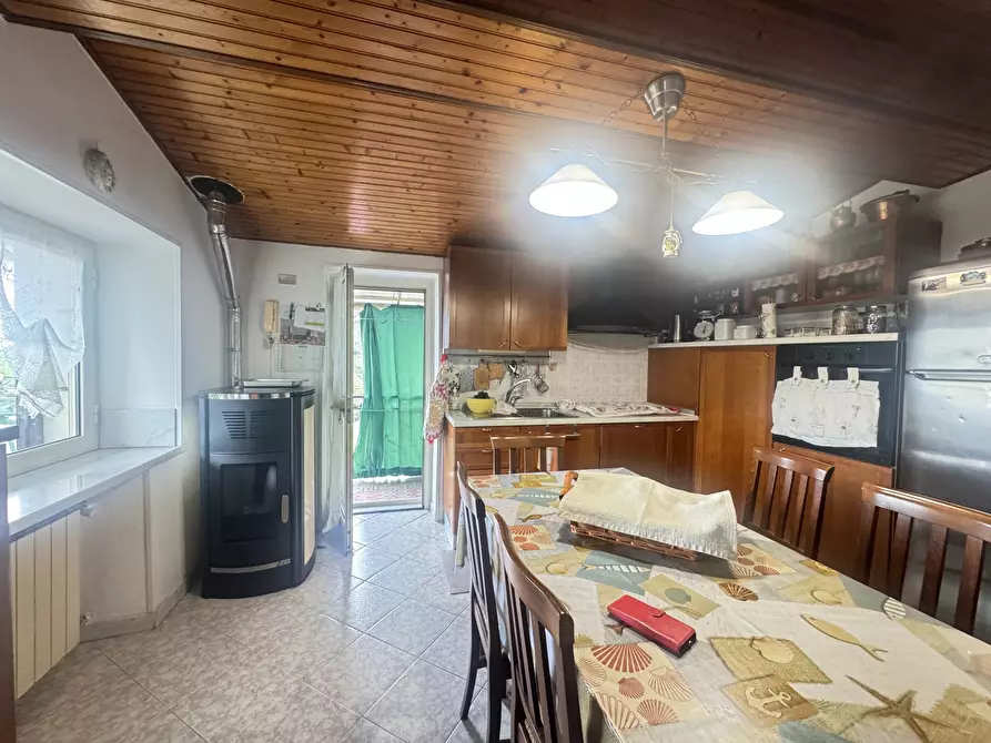 Immagine 9 di Quadrilocale in vendita  a Massa