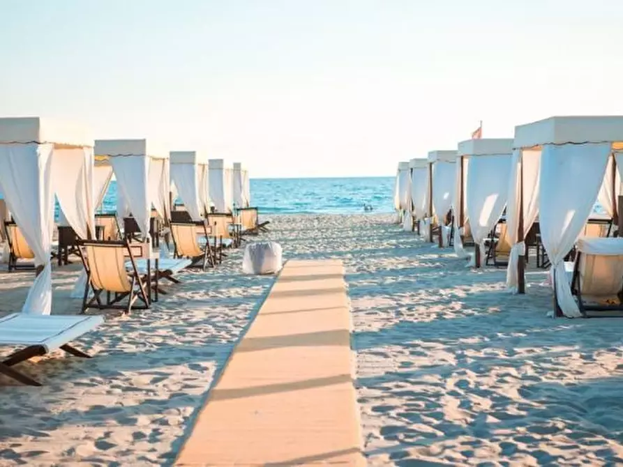 Immagine 12 di Villetta a schiera in vendita  a Pietrasanta