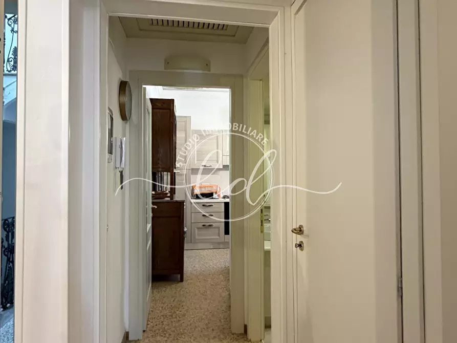 Immagine 7 di Trilocale in affitto  a Pietrasanta