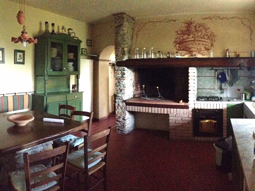 Immagine 16 di Porzione di casa in vendita  a Pietrasanta