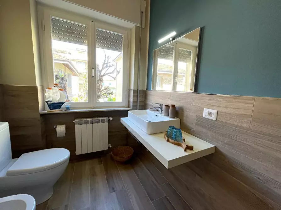 Immagine 8 di Quadrilocale in affitto  a Camaiore