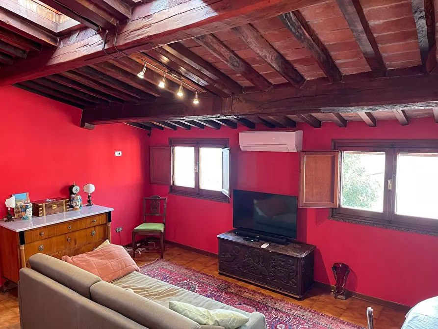 Immagine 7 di Mansarda in affitto  a Pietrasanta