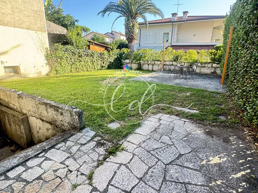 Immagine 40 di Porzione di casa in vendita  a Forte Dei Marmi