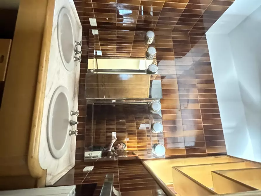 Immagine 65 di Porzione di casa in vendita  a Pietrasanta