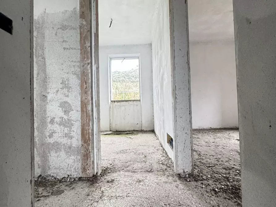 Immagine 18 di Porzione di casa in vendita  a Camaiore