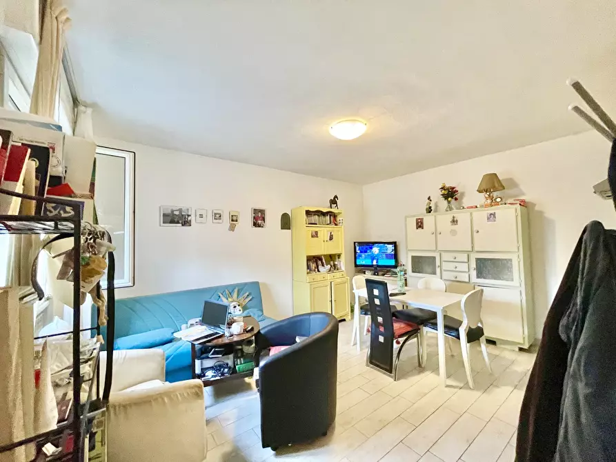 Immagine 5 di Porzione di casa in vendita  a Pietrasanta