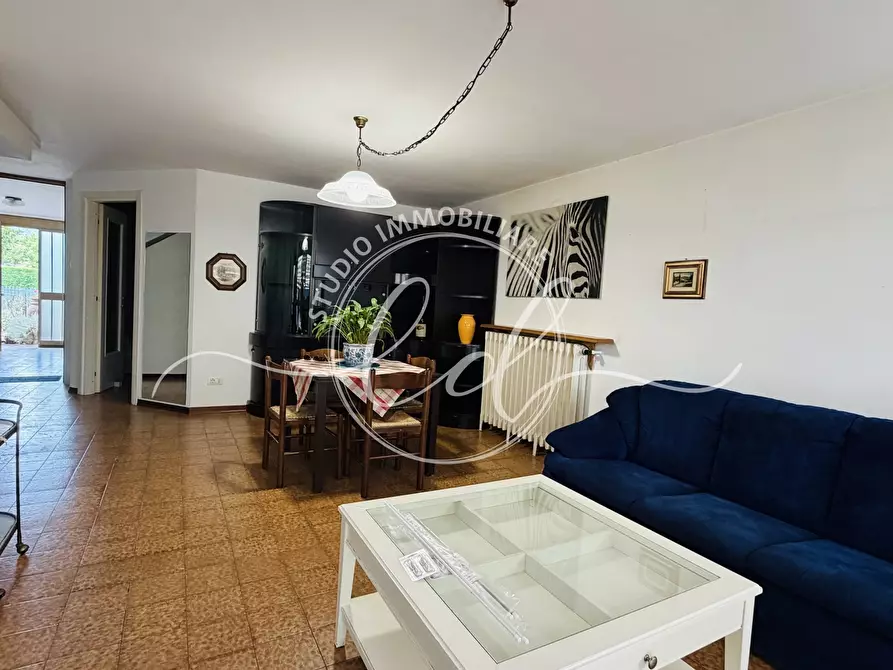 Immagine 13 di Trilocale in affitto  a Pietrasanta