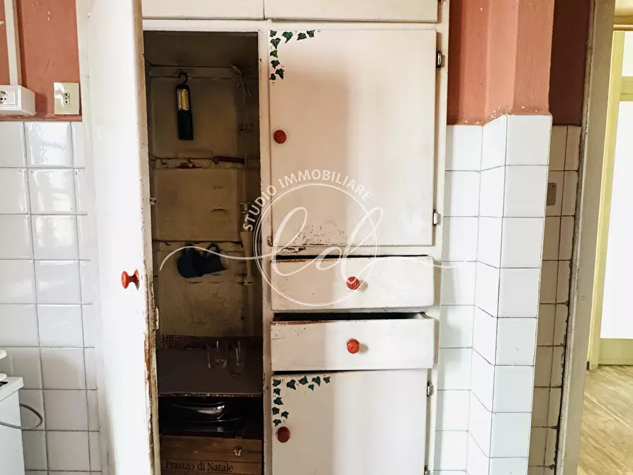 Immagine 60 di Pentalocale in vendita  a Lucca