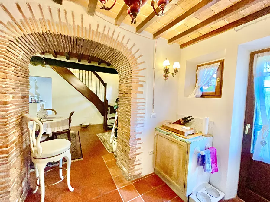 Immagine 12 di Rustico / casale in vendita  a Camaiore