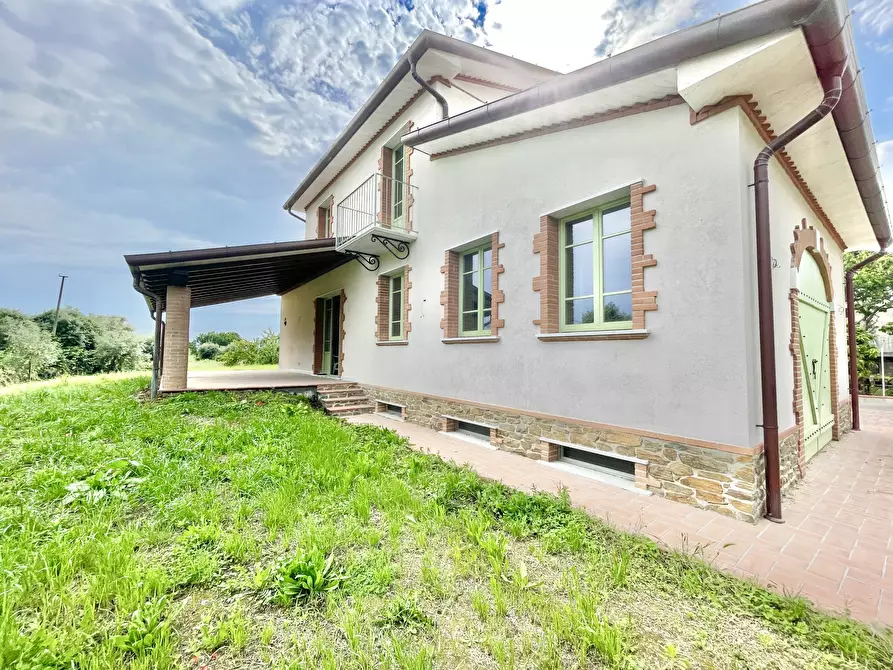 Immagine 49 di Casa indipendente in vendita  a Pietrasanta