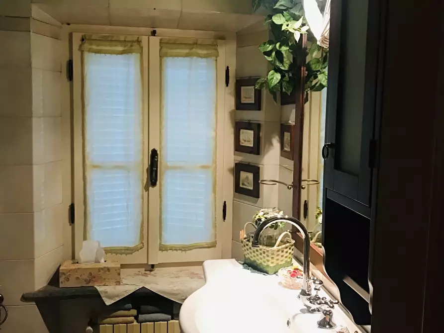 Immagine 8 di Porzione di casa in vendita  a Pietrasanta