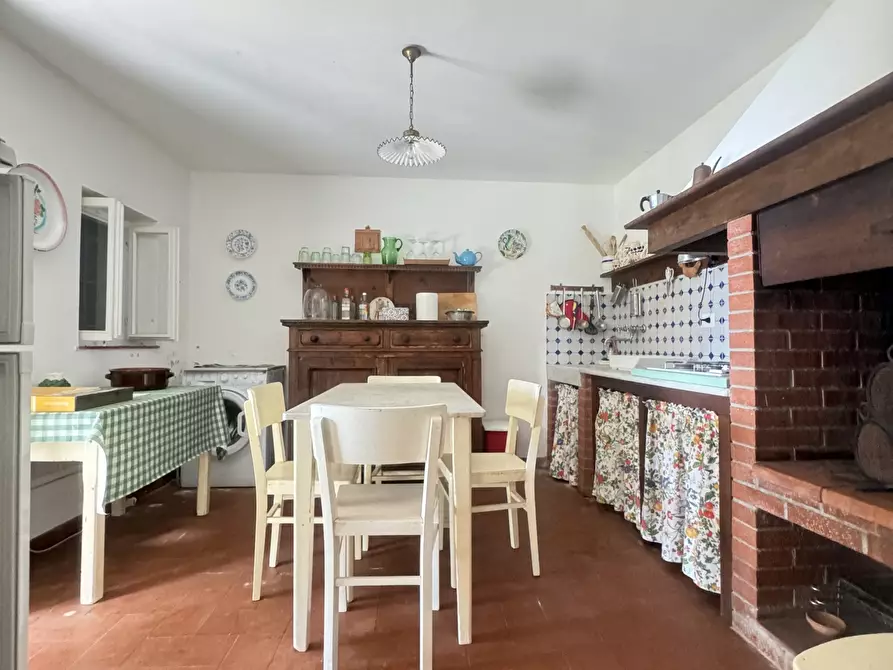 Immagine 10 di Rustico / casale in vendita  a Pietrasanta