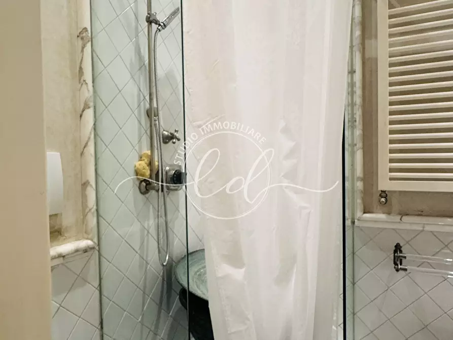 Immagine 38 di Attico in vendita  a Seravezza