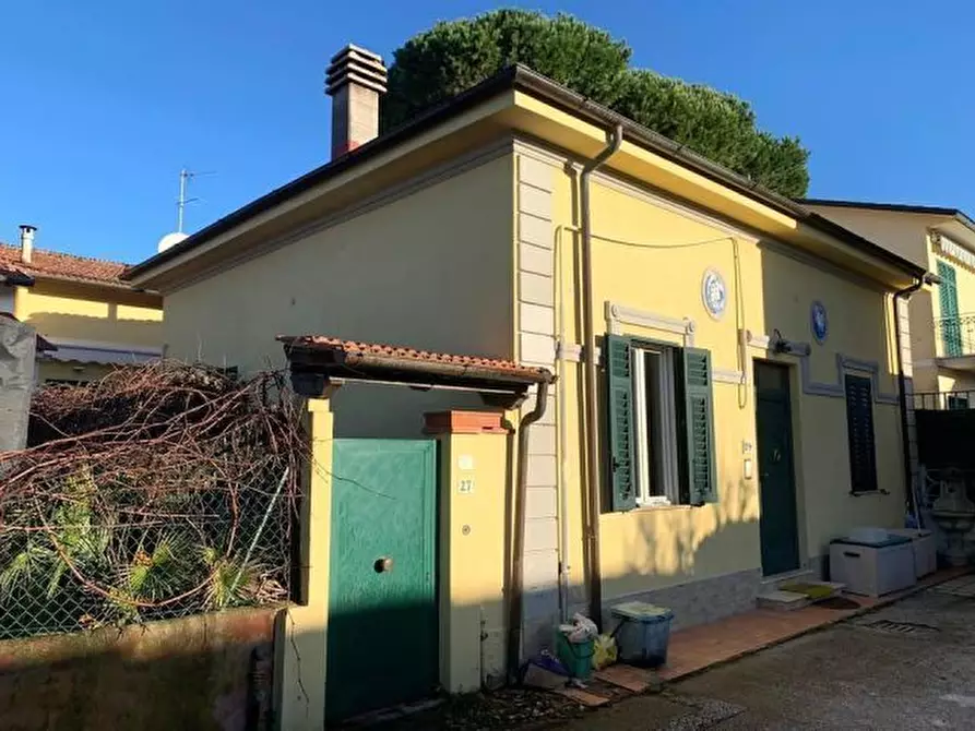 Immagine 1 di Casa indipendente in vendita  a Pietrasanta